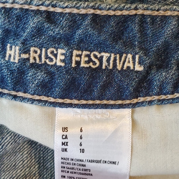 American Eagle hi-rise festival jean shorts size 6 - Picture 3 of 9